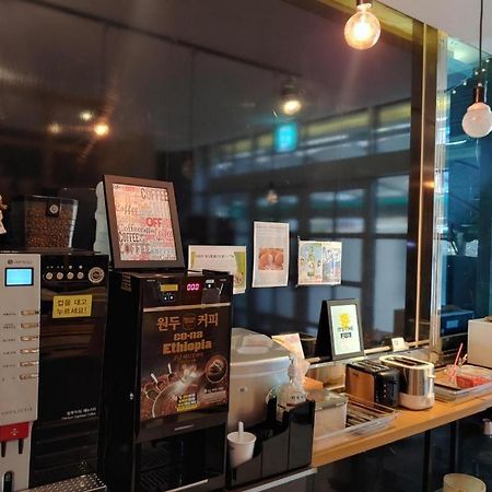Sky Hotel Changwon Extérieur photo