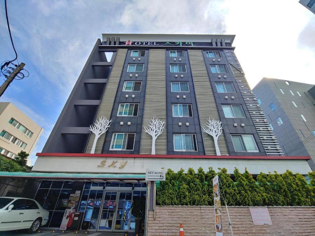 Sky Hotel Changwon Extérieur photo
