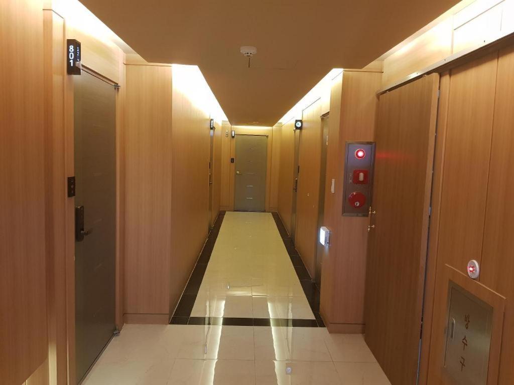 Sky Hotel Changwon Extérieur photo