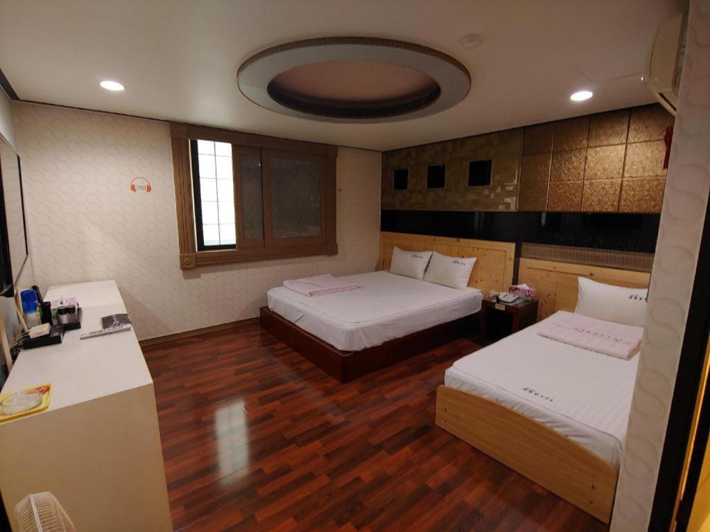 Sky Hotel Changwon Extérieur photo