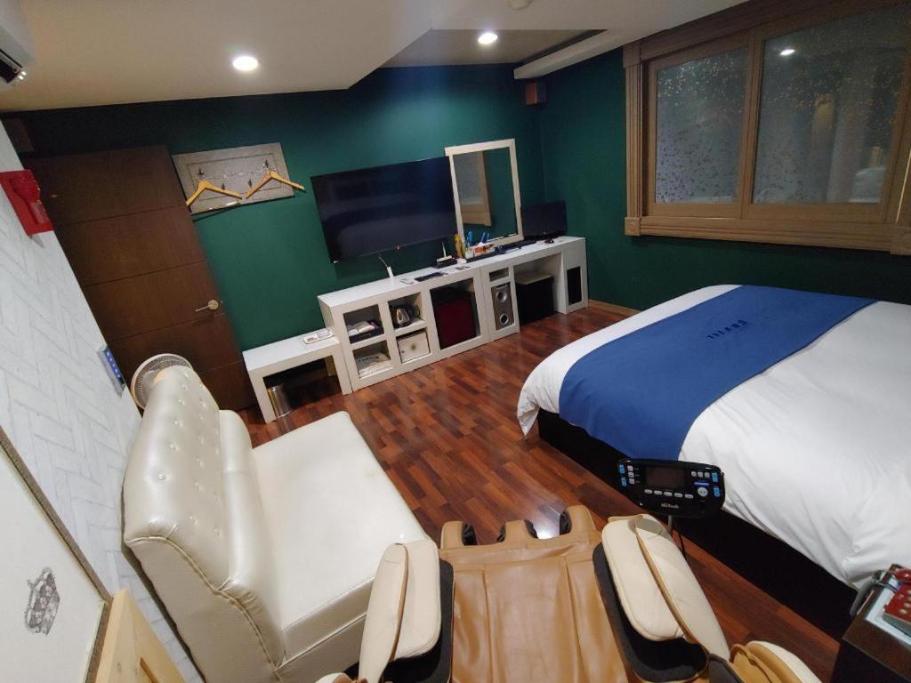 Sky Hotel Changwon Extérieur photo