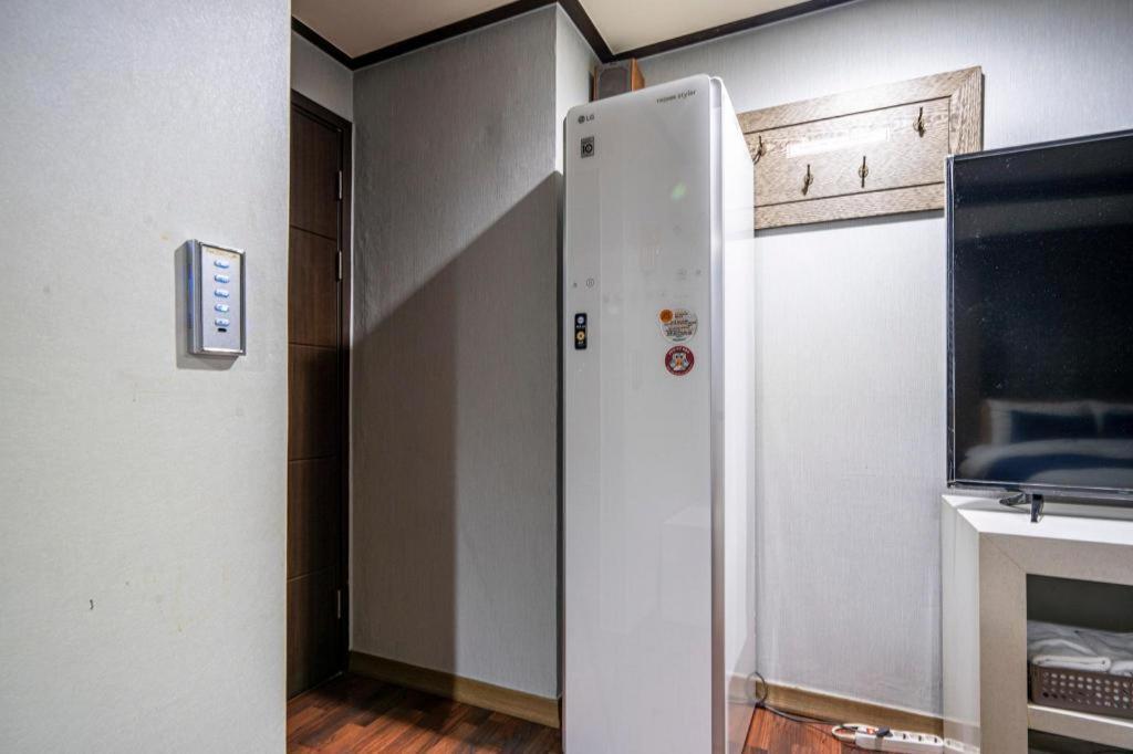 Sky Hotel Changwon Extérieur photo
