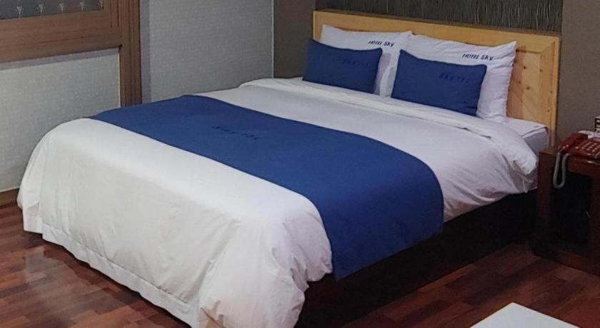 Sky Hotel Changwon Extérieur photo