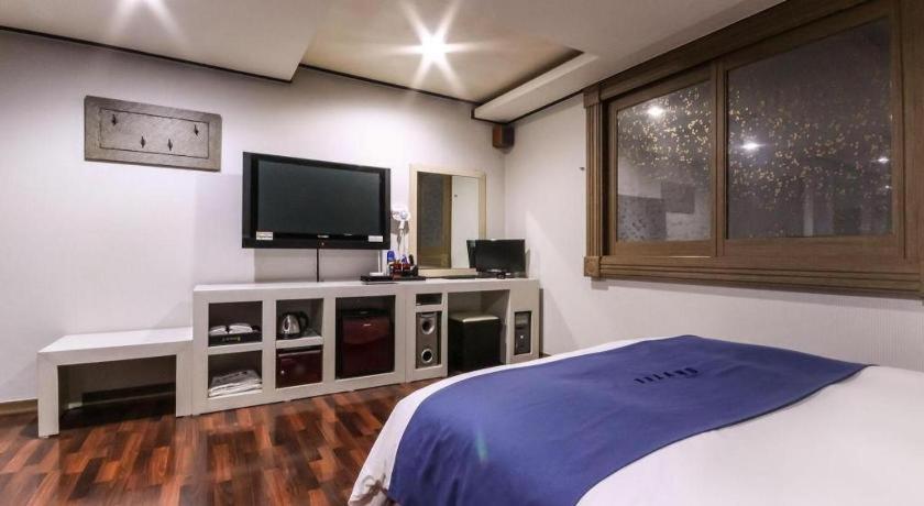 Sky Hotel Changwon Extérieur photo