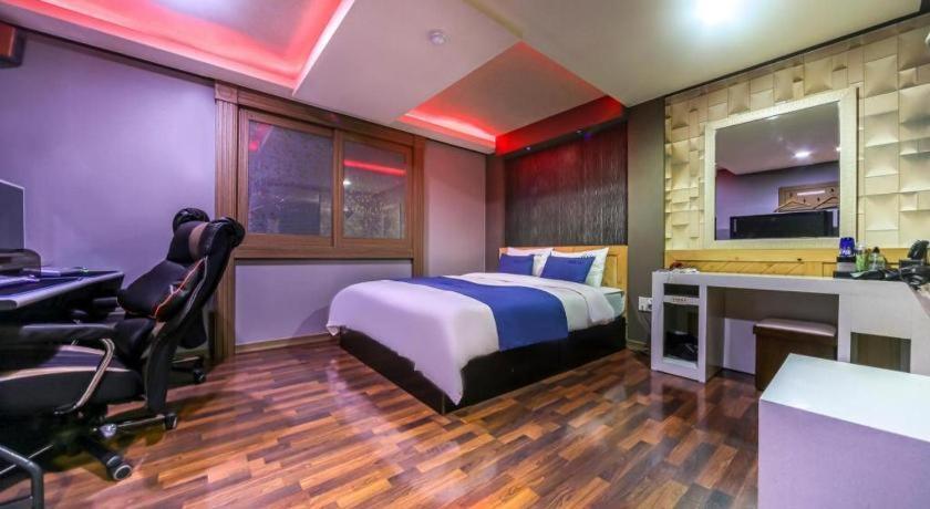 Sky Hotel Changwon Extérieur photo
