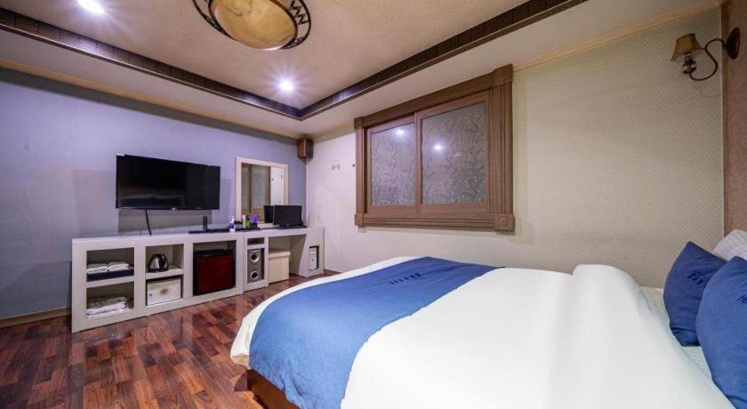Sky Hotel Changwon Extérieur photo