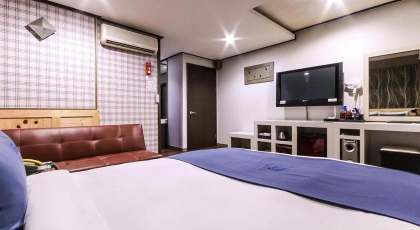 Sky Hotel Changwon Extérieur photo